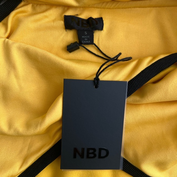 NBD REVOLVE - Yellow Backless mini Dress - Picture 3 of 3